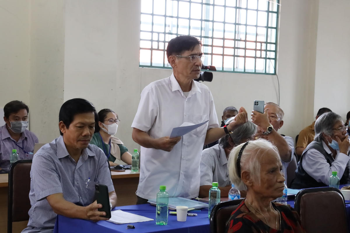 Đại diện người dân Thủ Thiêm phát biểu tại buổi đối thoại. (Ảnh: HMC).