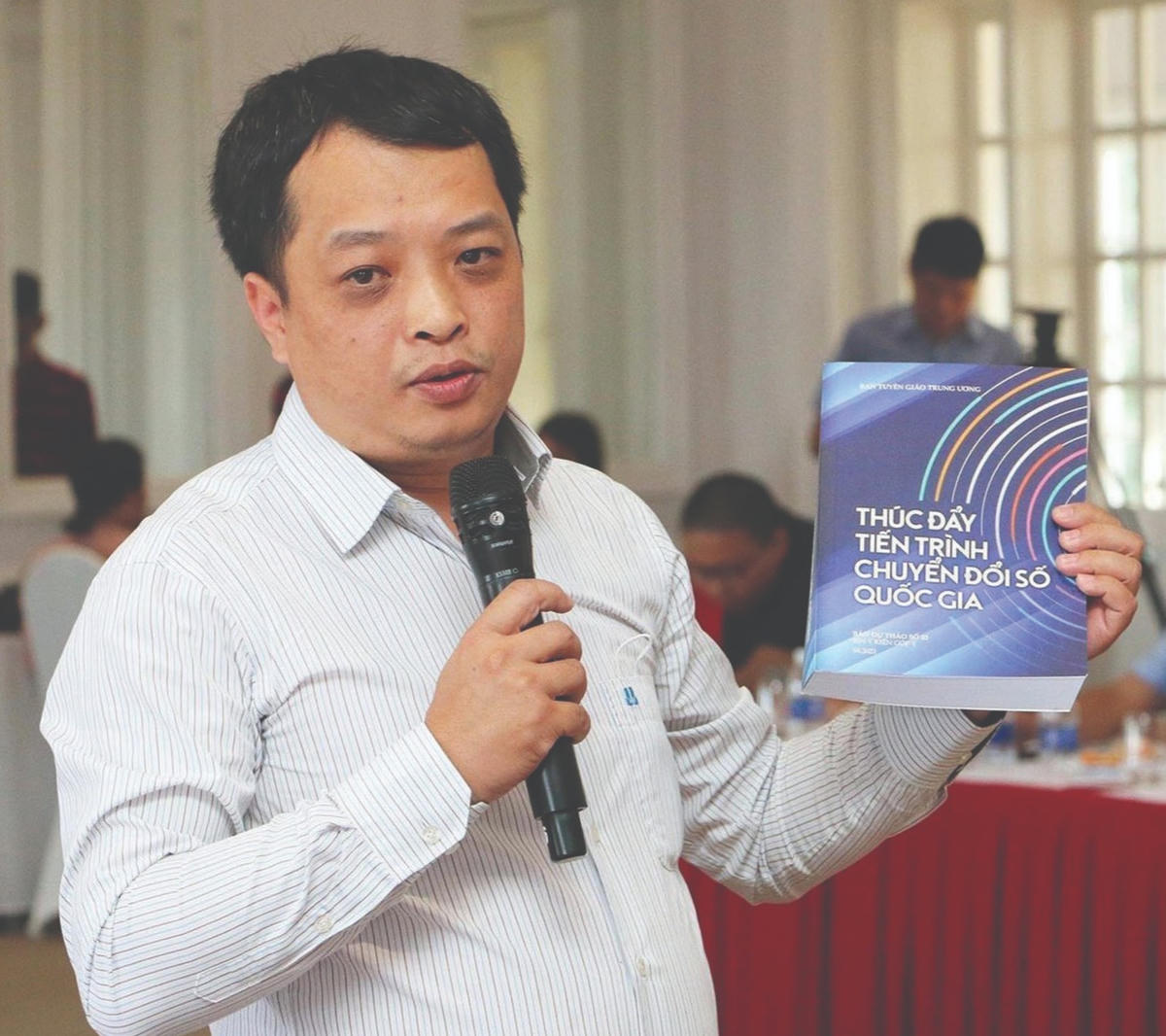 Đã đến lúc phải chuyển đổi tư duy làm báo