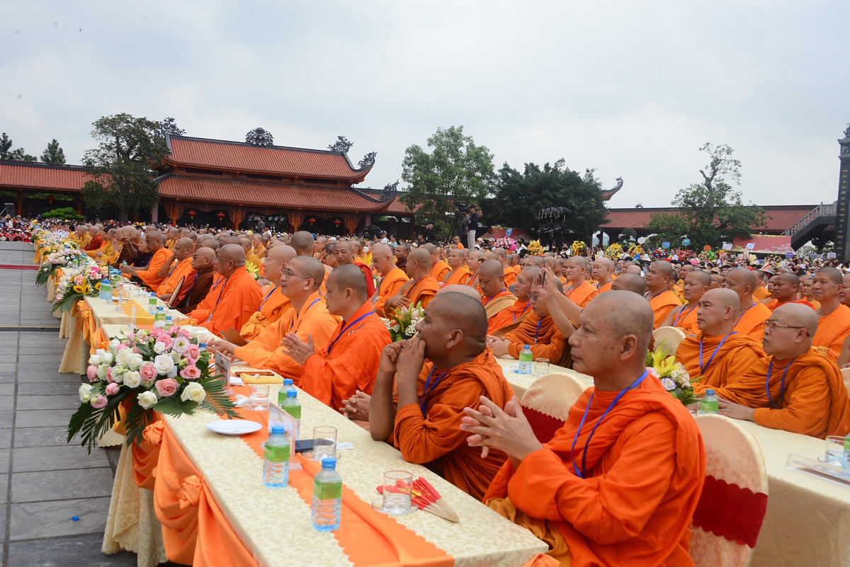  Chư Tôn đức Giáo phẩm Giáo hội Phật giáo Việt Nam, Chư Tăng Ni trong, ngoài tự viện và Phật tử chùa Ba Vàng.