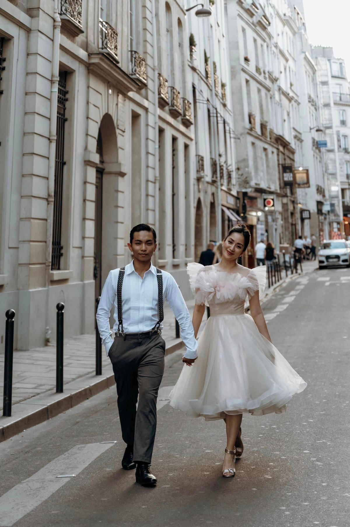 Phan Hiển tiết lộ anh và Khánh Thi từng chia tay nhau vào cuối năm 2014, đầu năm 2015. Lúc đó, cả hai gia đình cấm họ gặp mặt nhau nên phải lén lút. Khi họ xin phép được quay lại, gần như hai bên không đồng ý vì khoảng cách tuổi tác.