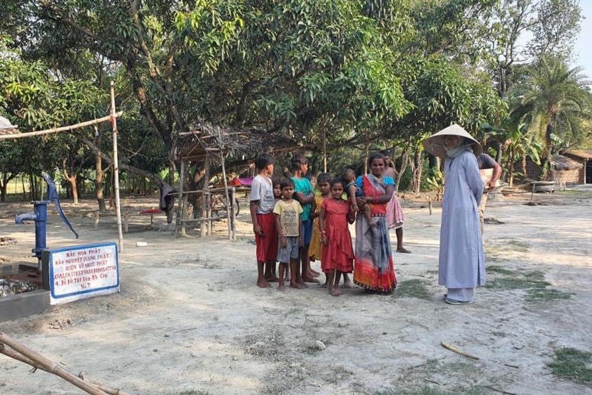 Nhà chùa chăm lo xây dựng bơm nước cho dân nghèo có nước sạch dùng.