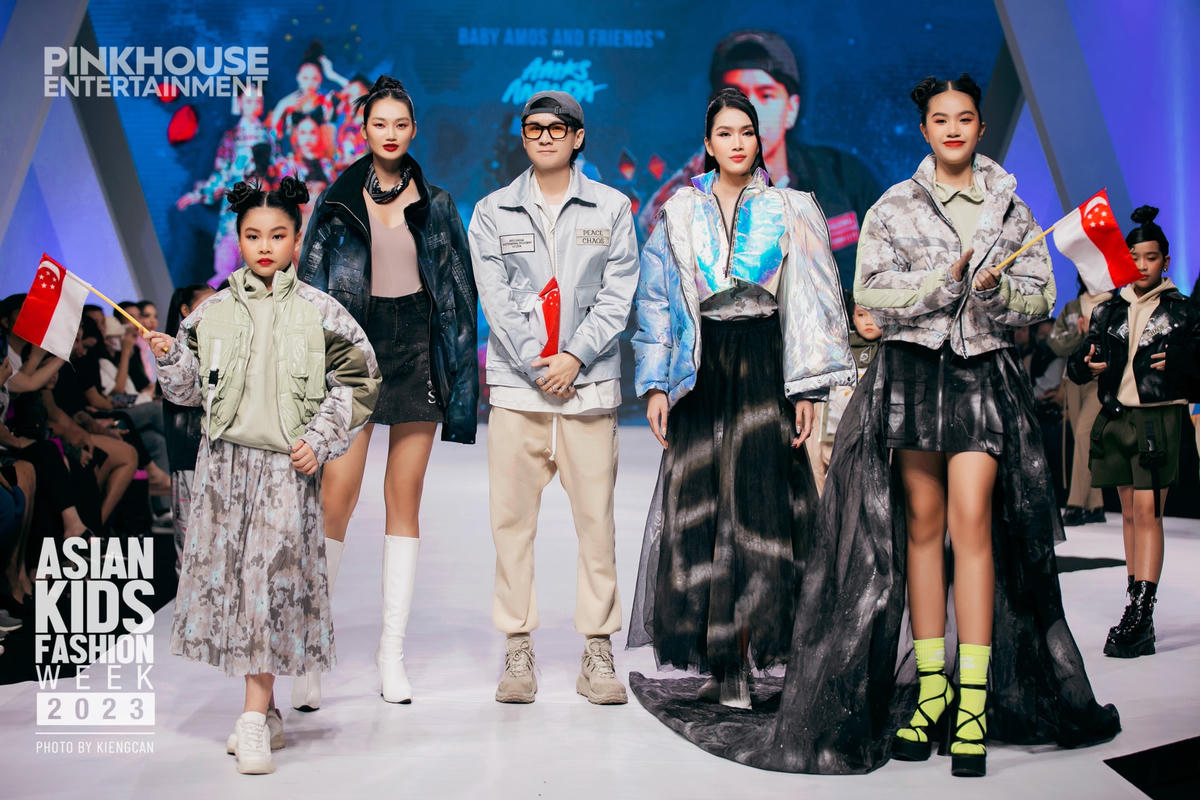 Thảm đỏ Asian Kids Fashion Week 2023 trở nên náo nhiệt với sự góp mặt của nhiều gương mặt mẫu nhí đến từ Việt Nam và quốc tế.
