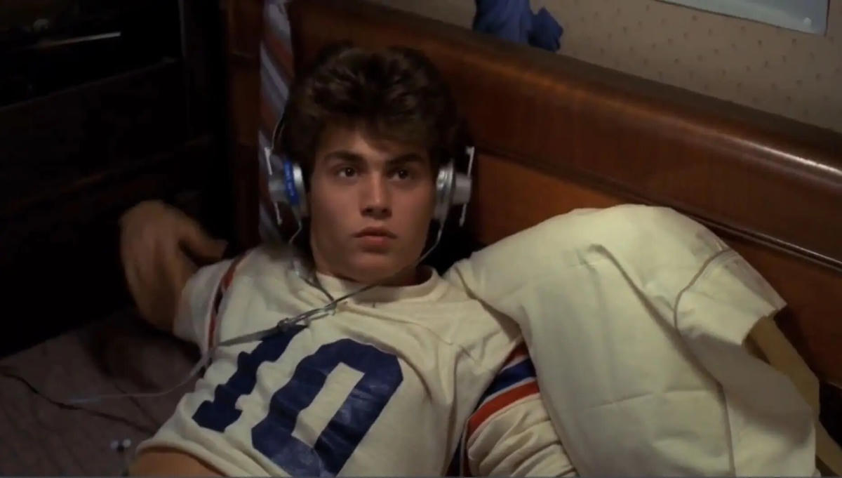 Vai diễn đầu đời của Johnny Depp trong phim A Nightmare on Elm Street.