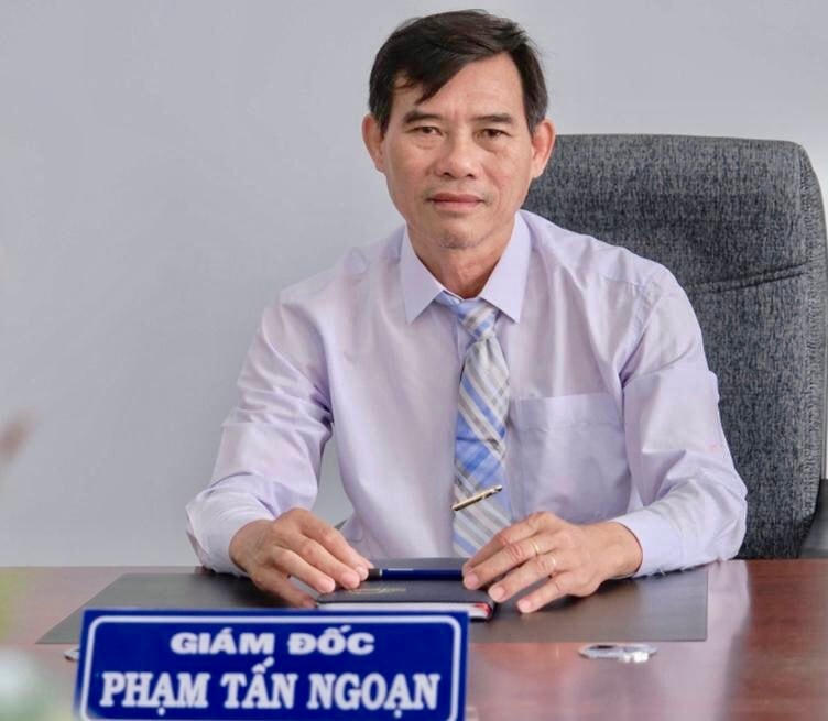 Giám đốc Trung tâm Ký thuật tổng hợp và Hướng nghiệp Phú Yên.