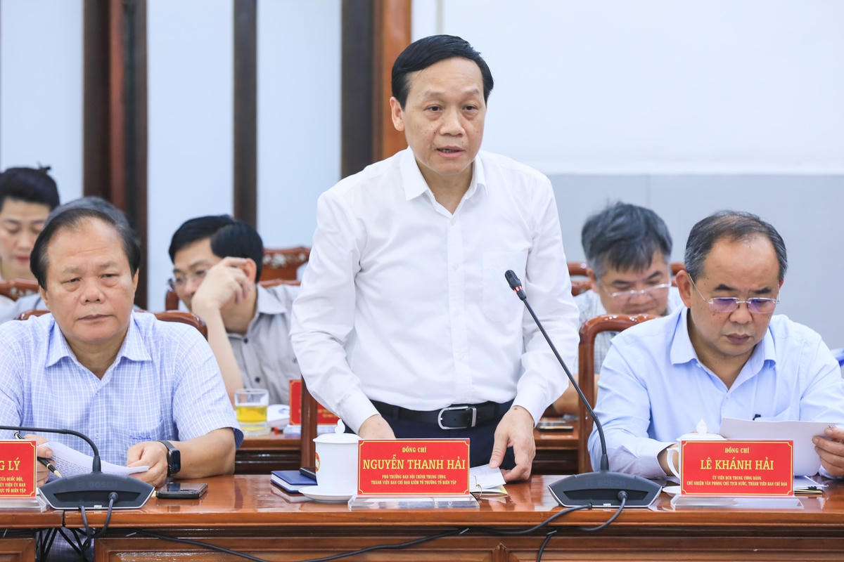 Ông Nguyễn Thanh Hải, Phó Trưởng ban Nội chính Trung ương, Thành viên Ban Chỉ đạo kiêm Tổ trưởng Tổ Biên tập phát biểu tại buổi làm việc. Ảnh: Quang Vinh.