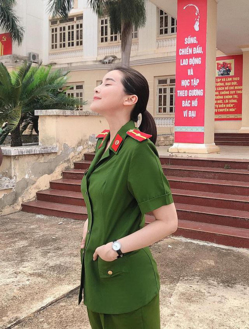 Thiếu úy Hạ Lam trong "Bão ngầm".