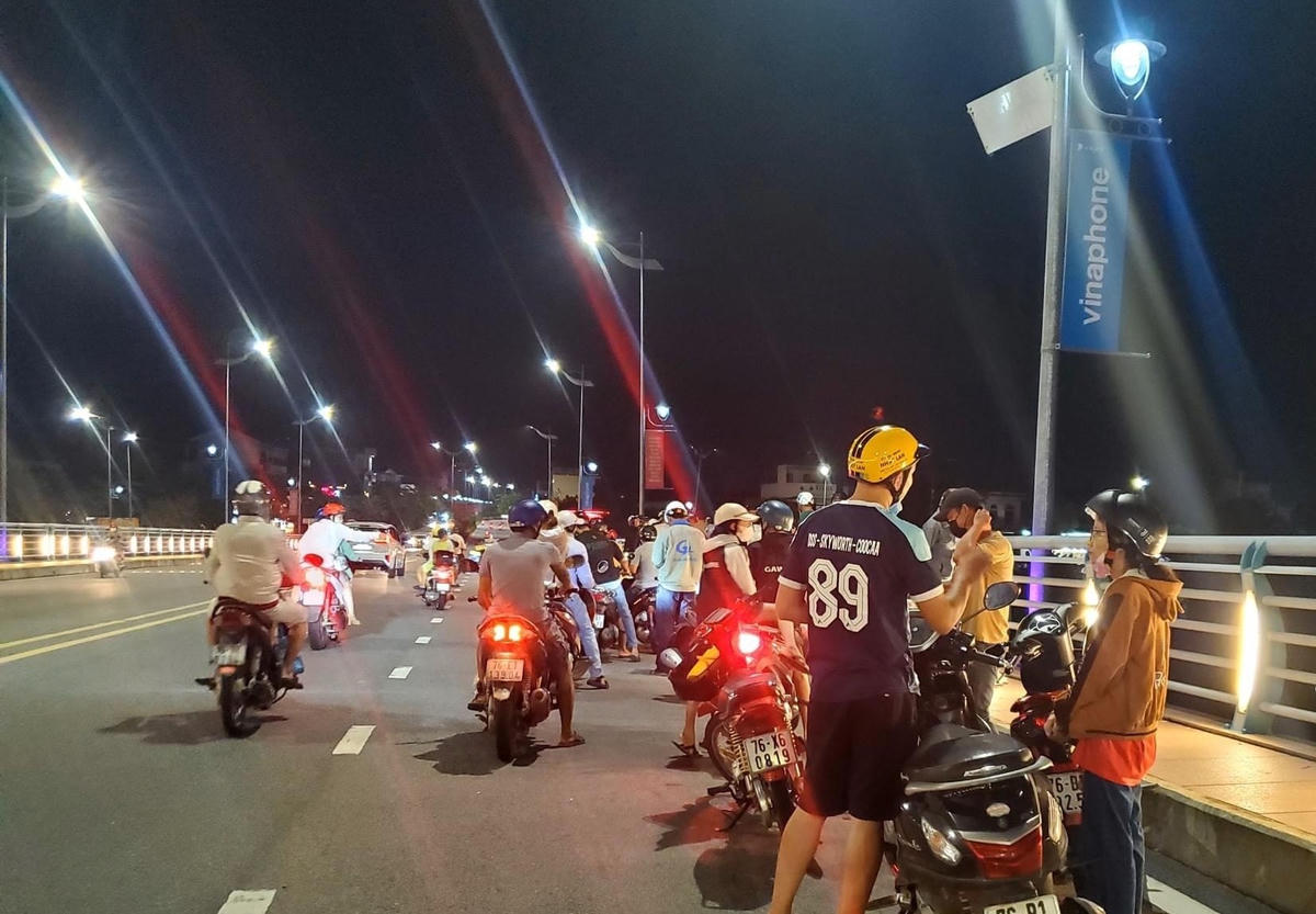 Cầu Thạch Bích nơi chị Q. nhảy cầu tự tử.
