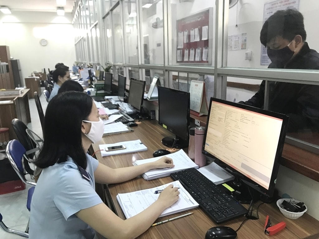 TP Hồ Chí Minh chủ động tháo gỡ khó khăn về thủ tục ở các sở, ngành, quận, huyện.