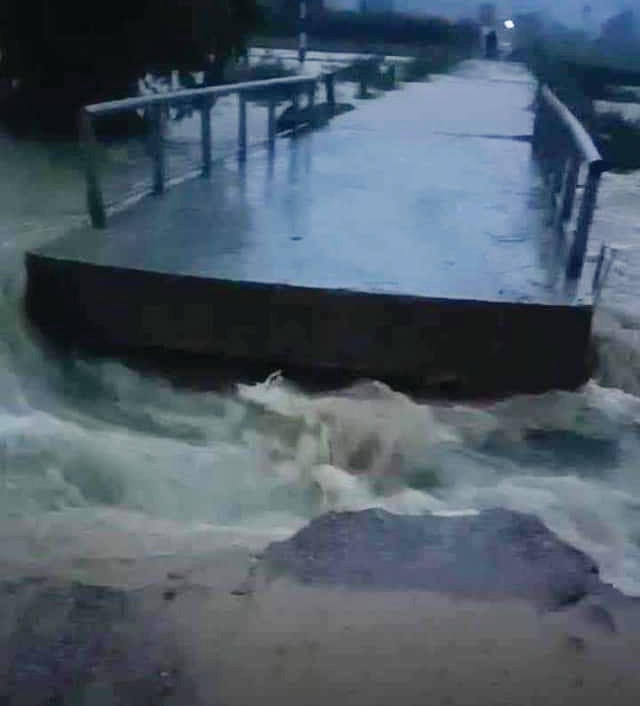 Một góc mố cầu tại xóm Mỹ Sơn, xã Thanh Mỹ bị hư hỏng do mưa lớn.