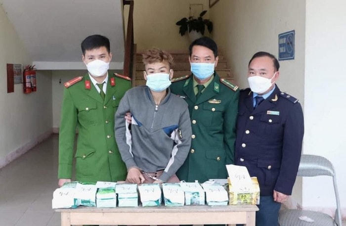 Đối tượng Phạm Văn Tặng bị lực lượng chức năng bắt giữ ngày 25/1/2022 khi đang vận chuyển 9kg ma tuý.