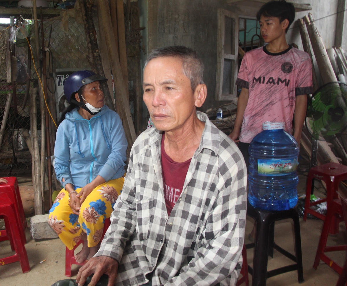 Ông Võ Văn Đức đau xót trước sự ra đi của 3 cháu nội.