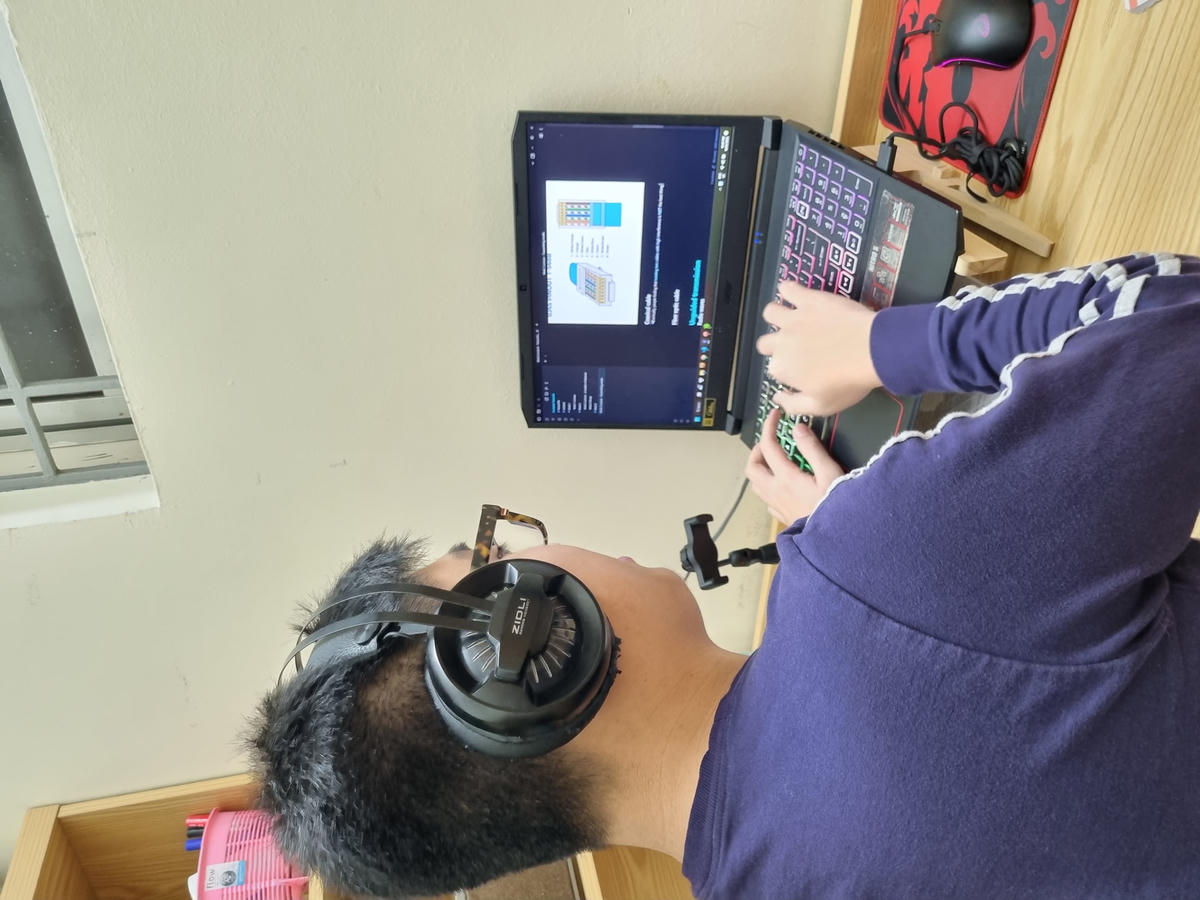 Sinh viên ngành CNTT hào hứng với ững dụng ChatGPT.