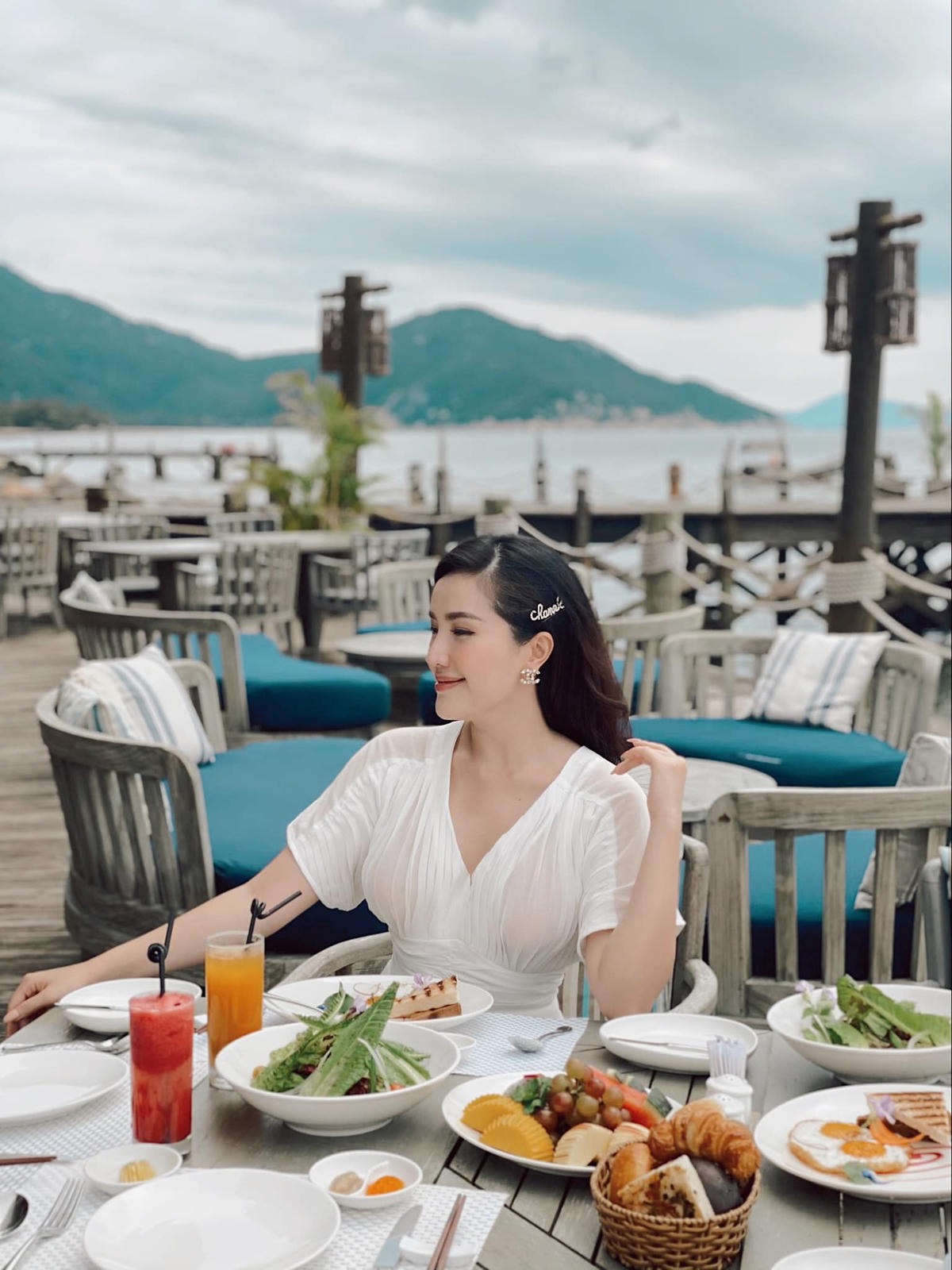 Nữ ca sĩ thường xuyên đi du lịch cùng ông xã. 