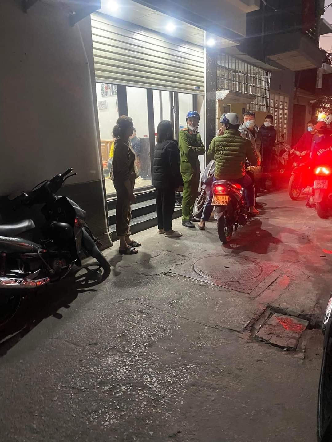 Lực lượng Công an bảo vệ hiện trường vụ án.