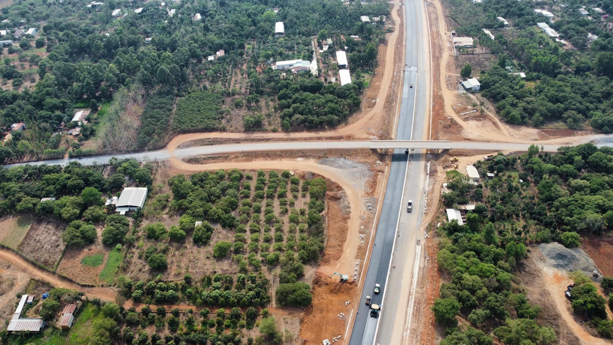 Cao tốc Dầu Giây-Phan Thiết cũng hứa hẹn giúp huyện Xuân Lộc phát triển hơn.
