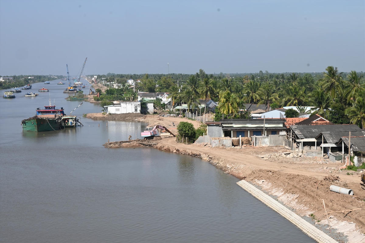 Dự án cải tạo kênh Chợ Gạo bị đội vốn sau 2 năm thi công.