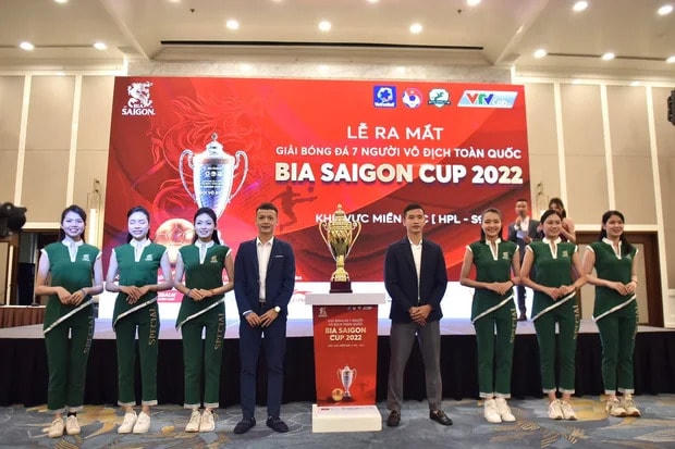 Lễ ra mắt giải bóng đá 7 người vô địch toàn quốc. 