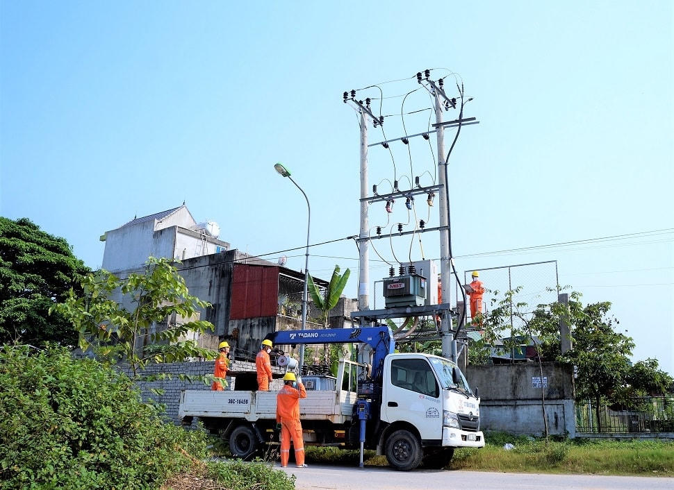 PC Thanh Hóa chú trọng công tác đầu tư, cải tạo và đẩy nhanh tiến độ các dự án lưới điện.