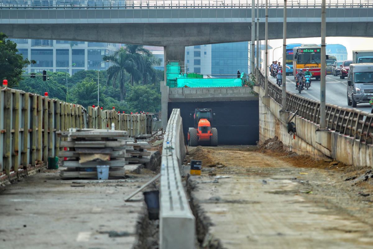 Tổng mức đầu tư công trình là hơn 342 tỷ đồng, sử dụng vốn dư của dự án đầu tư xây dựng cầu cạn đoạn Mai Dịch - Nam Thăng Long thuộc đường Vành đai 3 TP Hà Nội. Trong đó, vốn vay ODA của JICA là hơn 289 tỷ đồng; Phần vốn đối ứng là hơn 53 tỷ đồng. 