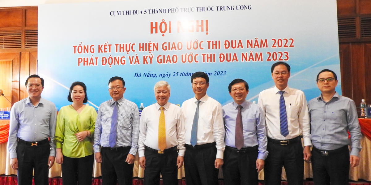 Chủ tịch Đỗ Văn Chiến dự, chỉ đạo Hội nghị Cụm thi đua 5 TP trực thuộc Trung ương