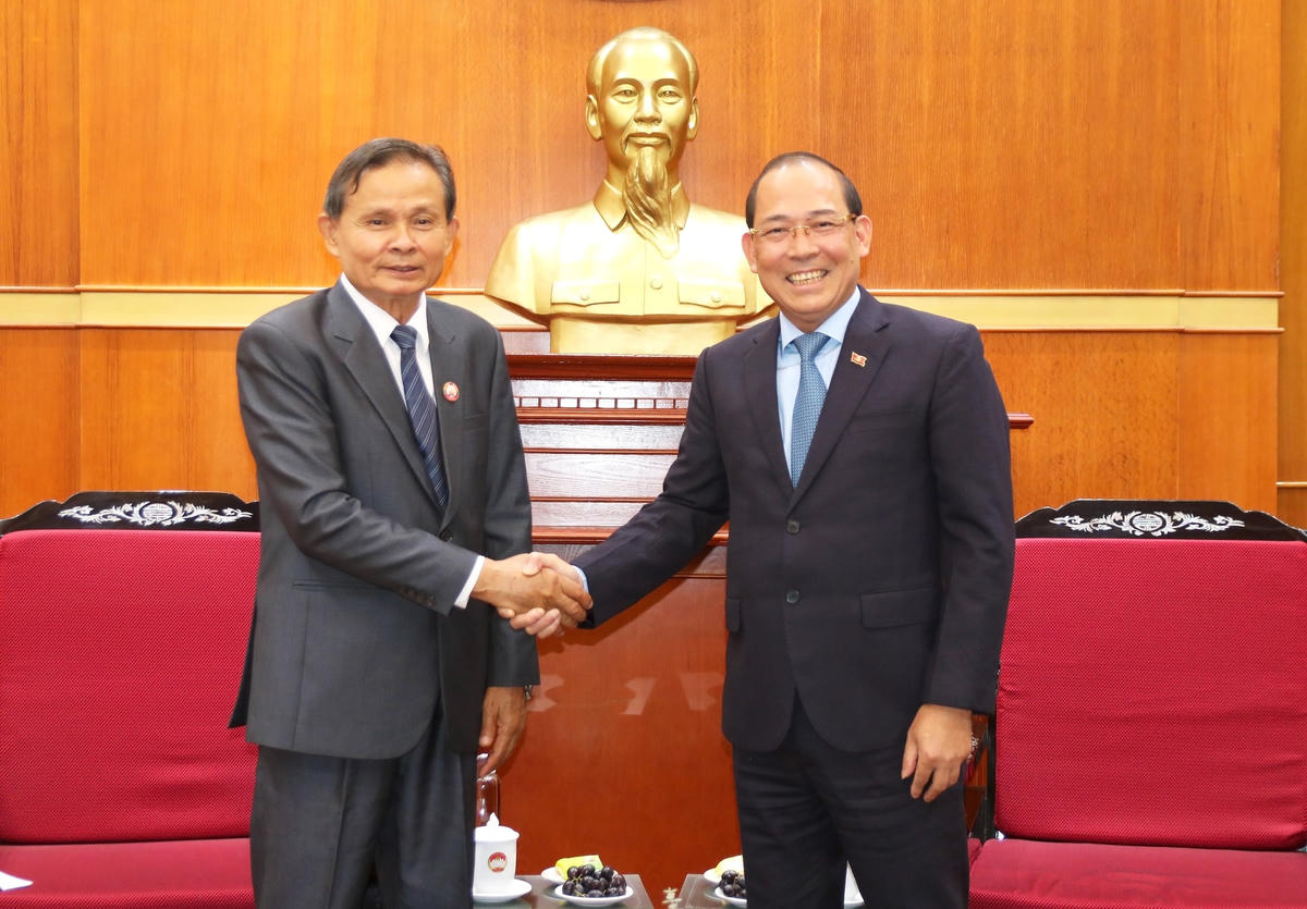 Phó Chủ tịch UBTƯ MTTQ Việt Nam Hoàng Công Thủy tiếp ông Chanpheng Soutthivong, Phó Chủ tịch Ủy ban Trung ương Mặt trận Lào xây dựng đất nước.