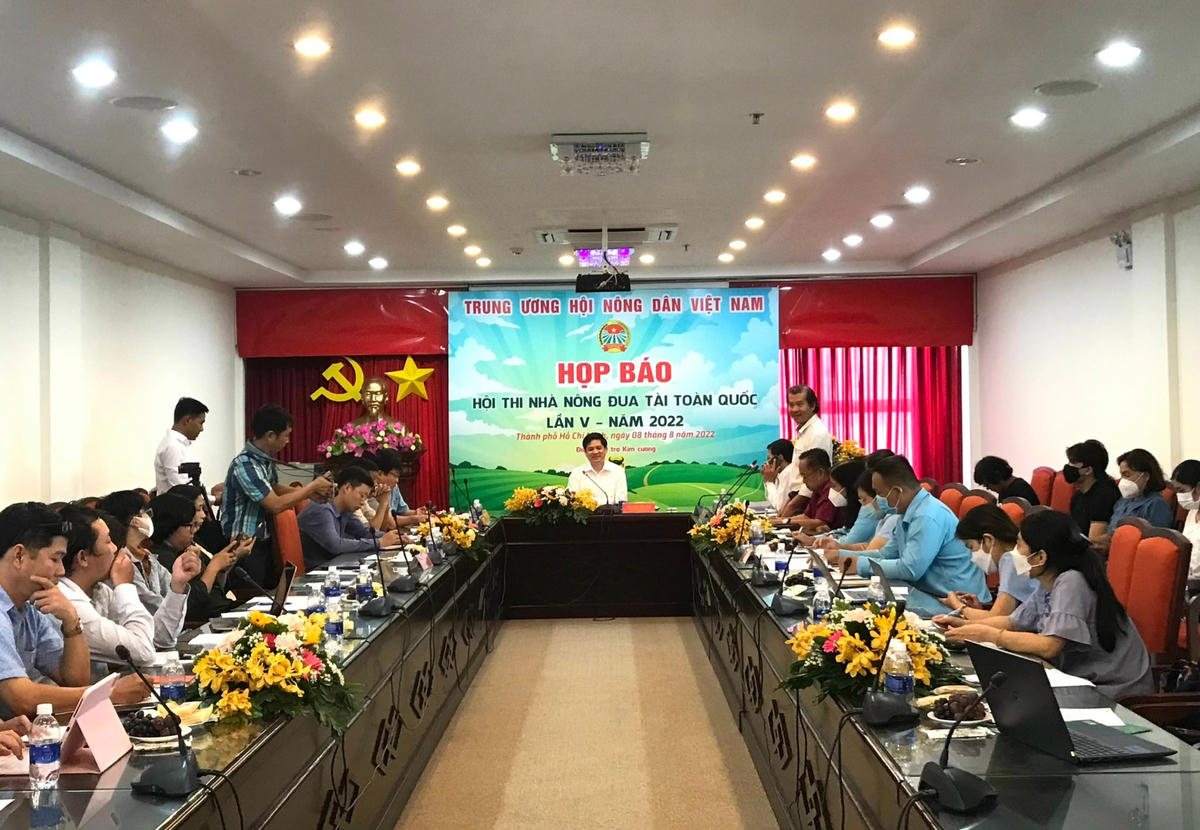 Quang cảnh buổi họp báo Hội thi Nhà nông đua tài toàn quốc lần thứ V và Ngày hội Tam nông năm 2022.