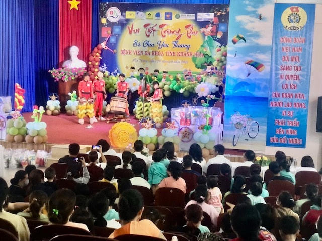 Bệnh viện Đa khoa Khánh Hòa tổ chức đón tết Trung thu cho bệnh nhân Nhi đang điều trị tại bệnh viện