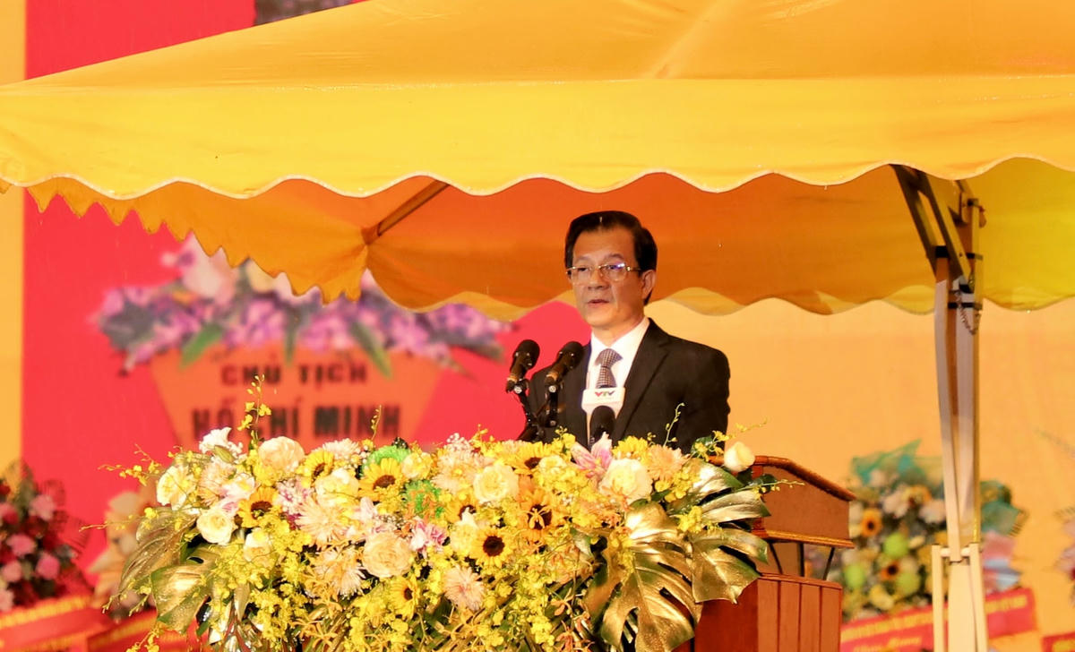 Bí thư Tỉnh uỷ An Giang Lê Hồng Quang đọc diễn văn lễ kỷ niệm.