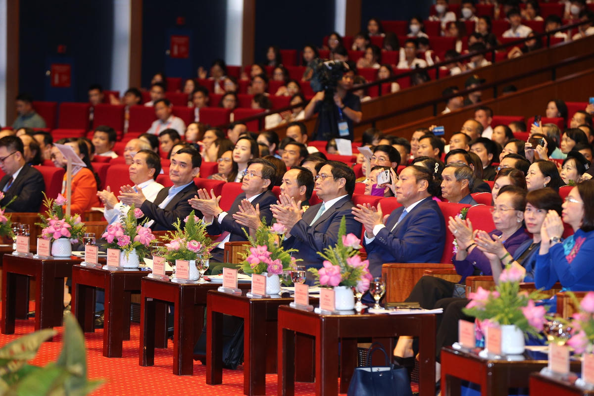 Lãnh đạo Đảng, Nhà nước dự hội nghị. (Ảnh. Trần Huấn).