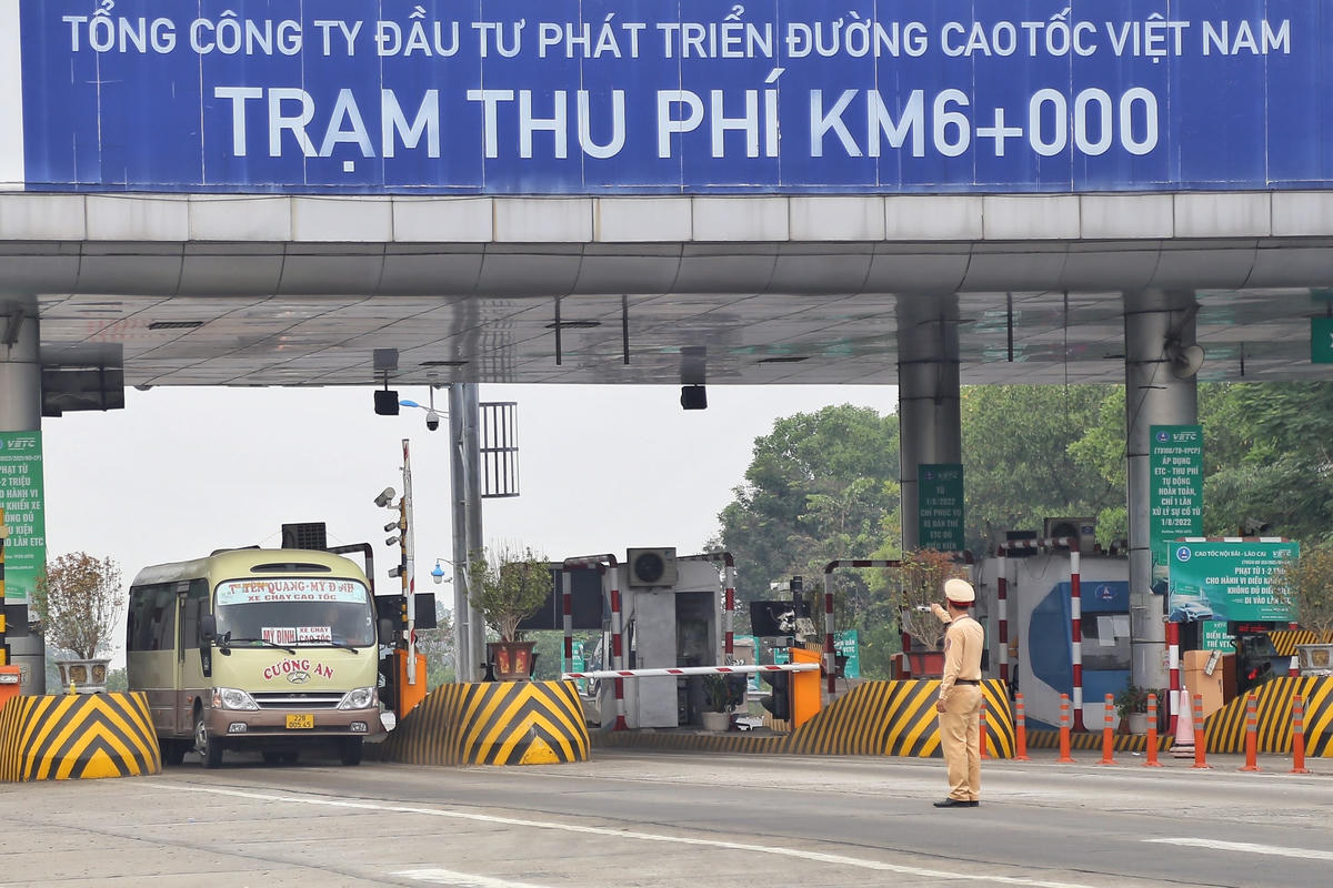 Ngay sau buổi lễ, lực lượng chức năng đã tiến hành tuần tra kiểm soát.