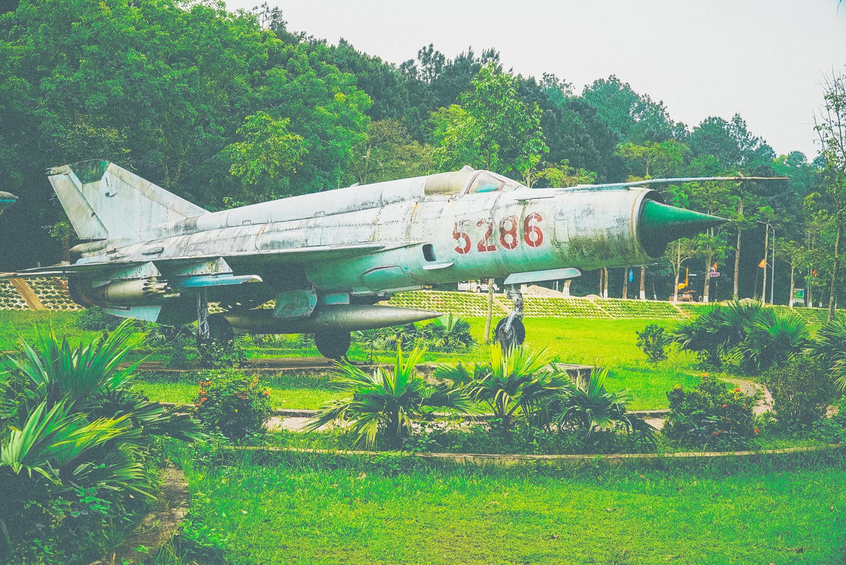Ngày nay, Đồng Lộc trở thành Khu di tích lịch sử cấp Quốc gia đặc biệt, trưng bày gần 1.000 hiện vật chiến tranh. Trong đó có dàn phương tiện, vũ khí góp phần làm nên Chiến thắng Đồng Lộc trong cuộc kháng chiến chống Mỹ.