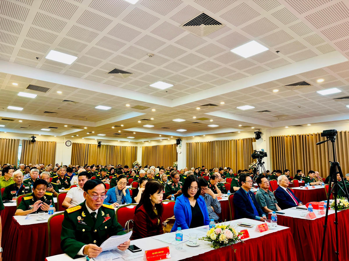 Các đại biểu tham dự buổi lễ. Ảnh: T.N