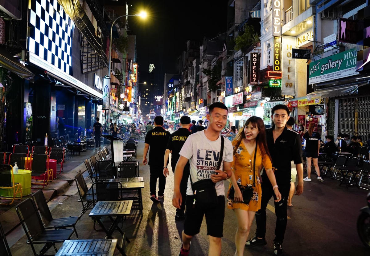 Dịp Lễ 2-9, du khách có thể vui chơi, giải trí ở phố đi bộ Nguyễn Huệ và phố Bùi Viện.