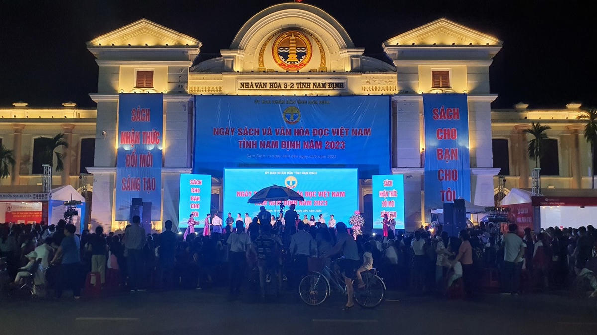 “Ngày Sách và Văn hóa đọc Việt Nam tỉnh Nam Định năm 2023” được khai mạc tối 28/4, kéo dài đến 2/5.