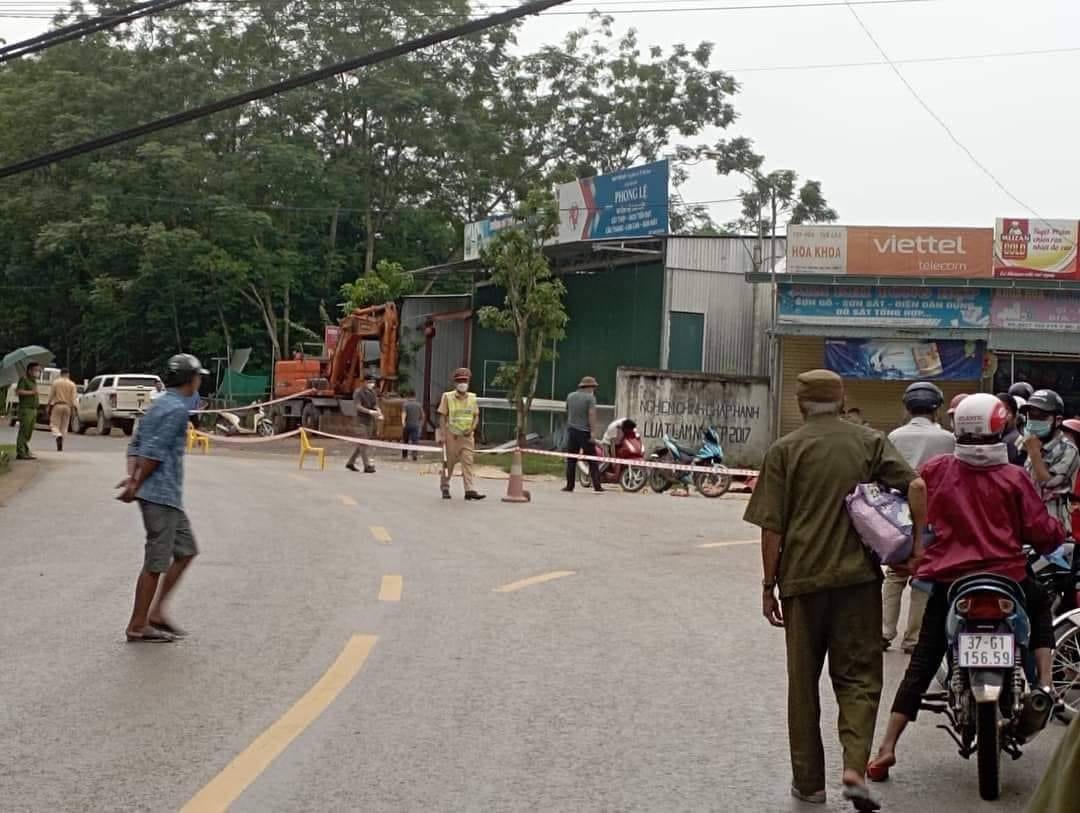 Hiện trường đang được công an phong tỏa.