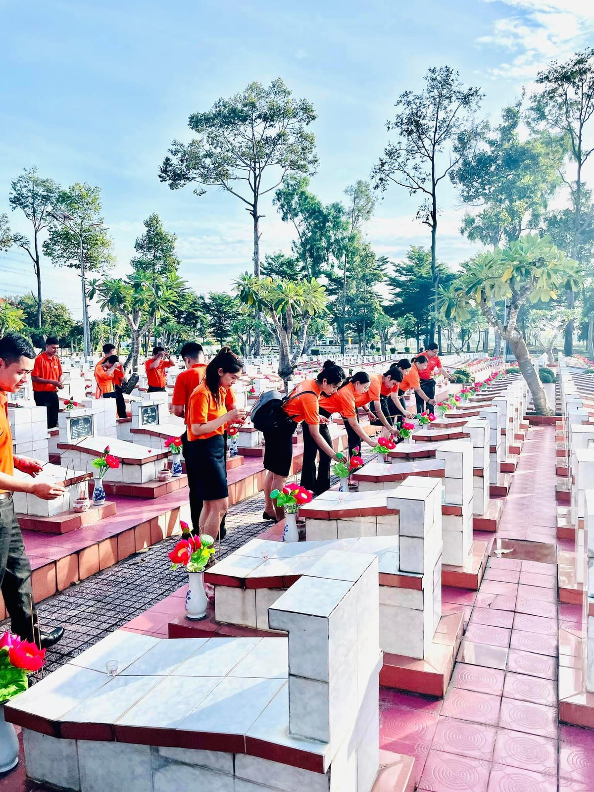 Thành Tâm Tri ân: Người SHB tổ chức và đồng hành cùng nhiều hoạt động ý nghĩa trong Tháng 7