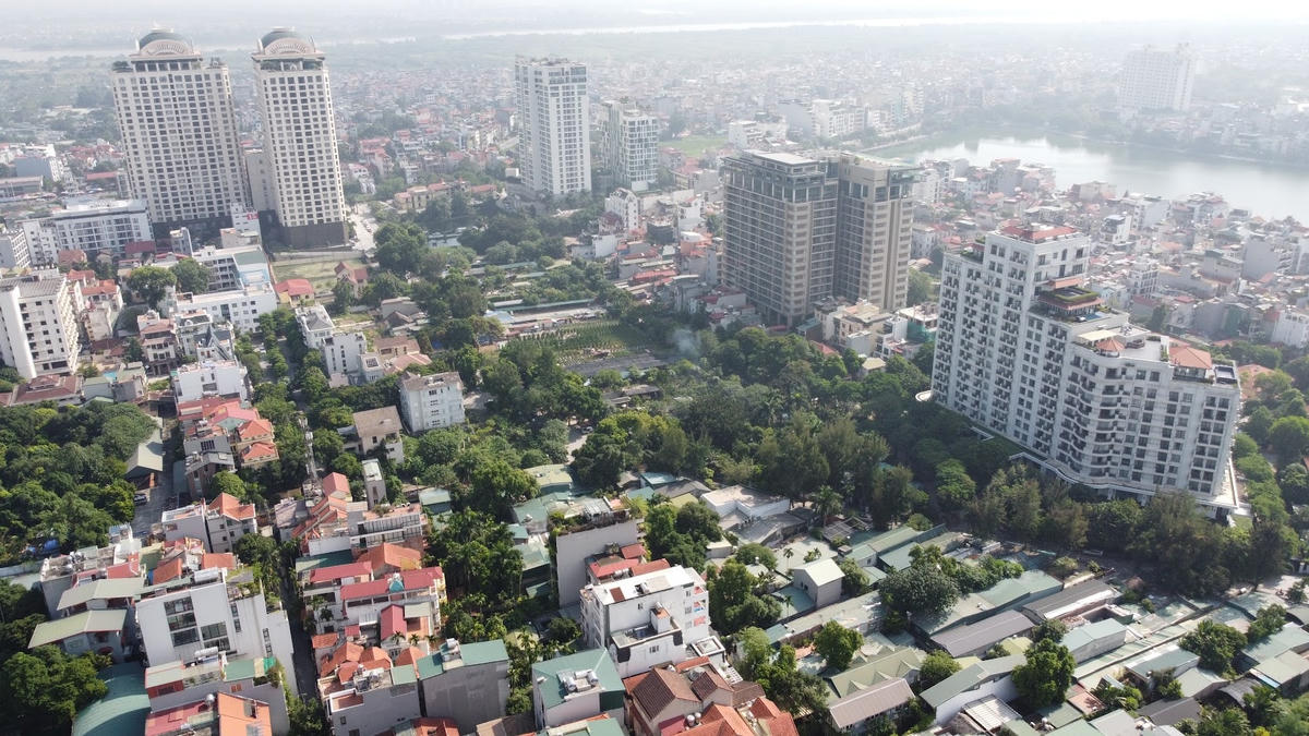 Thị trường bất động sản đang trải qua giai đoạn trầm lắng. Ảnh: Quang Vinh.