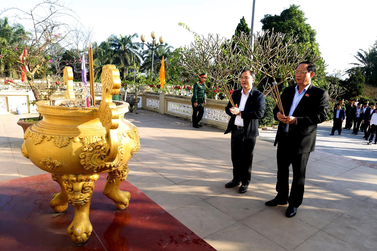thap-huong1.jpg