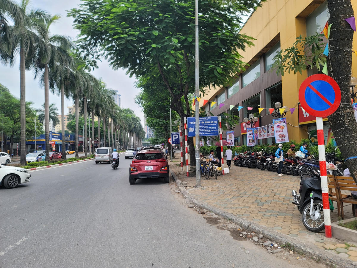 Tiếp tục một điểm có biển báo 