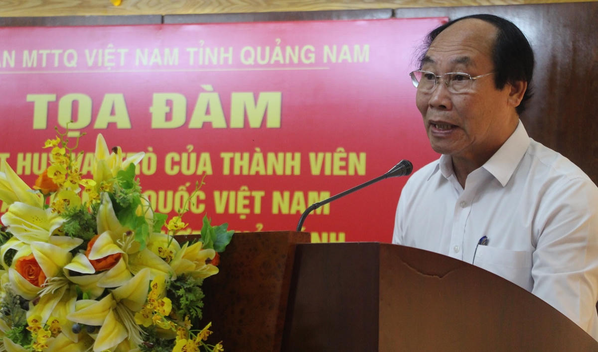 Ông Võ Xuân Ca, Chủ tịch Ủy ban MTTQ Việt Nam tỉnh Quảng Nam phát biểu tại tọa đàm.