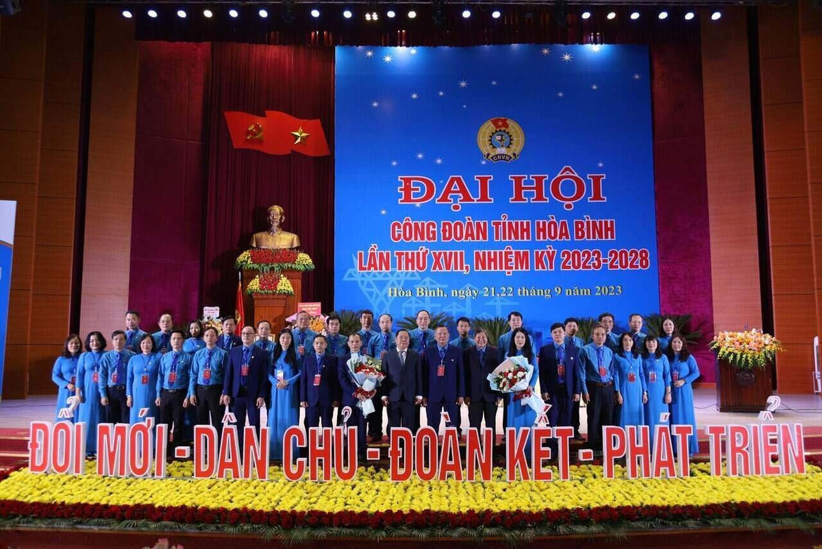 Đại hội Công đoàn tỉnh Hoà Bình lần thứ XVII, nhiệm kỳ 2023 – 2028 đã thành công tốt đẹp.
