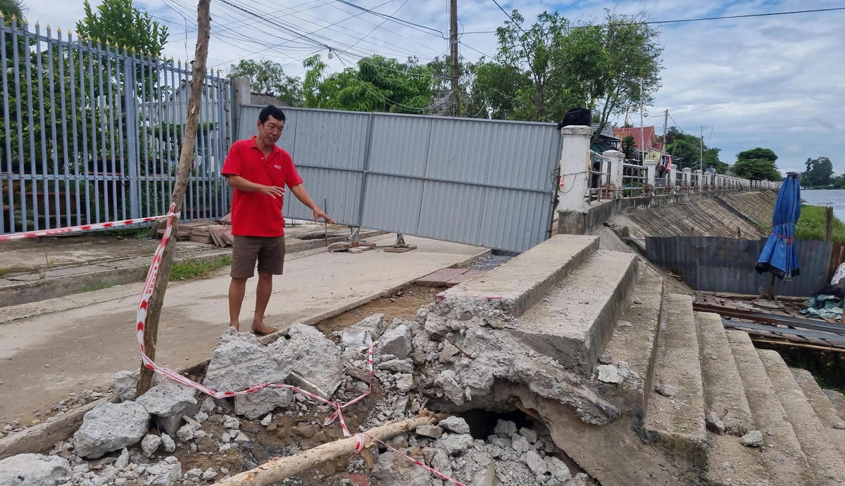 Đoạn kè ven rạch Cái Dầu nằm trong Dự án kè khu vực chợ Bình Thành (huyện Thanh Bình, tỉnh Đồng Tháp) xuất hiện tình trạng nghiêng, sụp lún hồi tháng 6/2023.