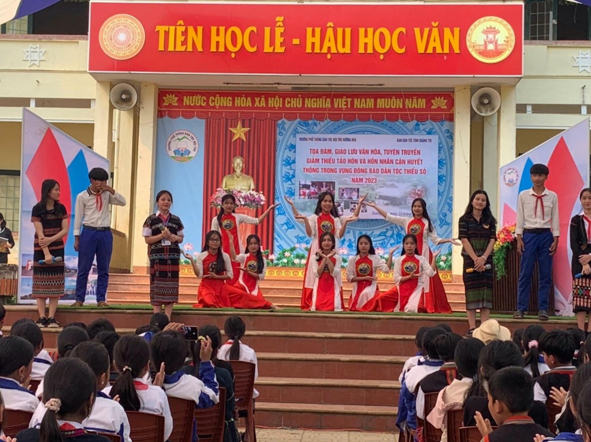 Thông qua hình thức đa dạng, học sinh tỉnh Quảng Trị tìm hiểu về tảo hôn, hôn nhân cận huyết thống.