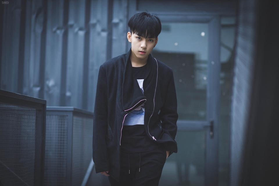 Anh hiện là sinh viên trường Cao đẳng Nghệ thuật Hà Nội khoa Thanh nhạc.