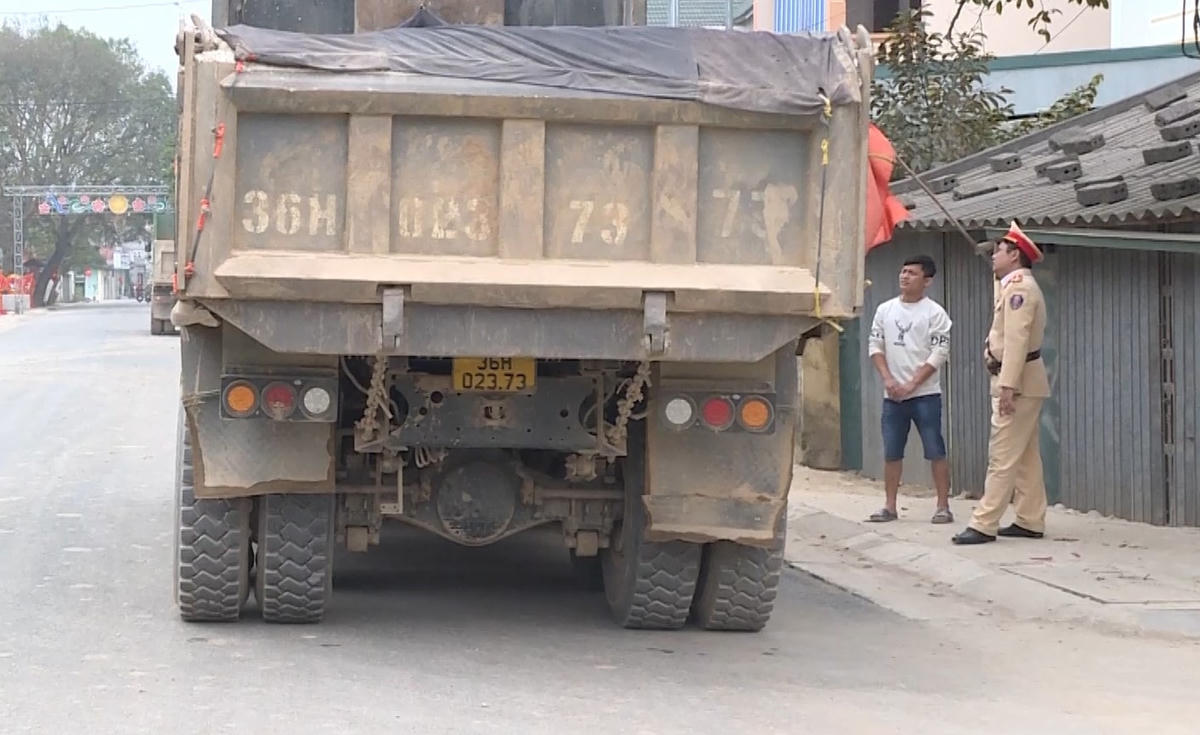 Các xe tải chở quá khổ, quá tải có diễn biến tăng so với năm 2022.
