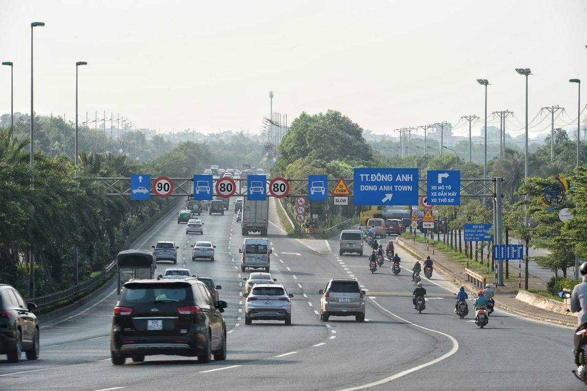 Hiện tại vận tốc tối đa của tuyến đường này là 90km/giờ, nhiều nhất 10 làn xe cho cả 2 chiều.