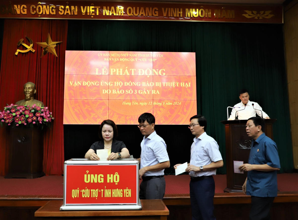 Đại biểu ủng hộ bão 3
