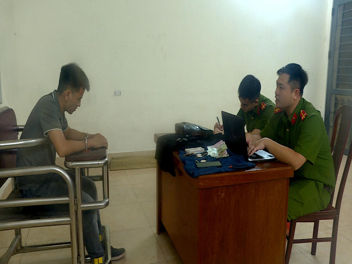 Đối tượng Lê Anh Dũng tại Cơ quan điều tra. Ảnh: Công an tỉnh Bắc Ninh.