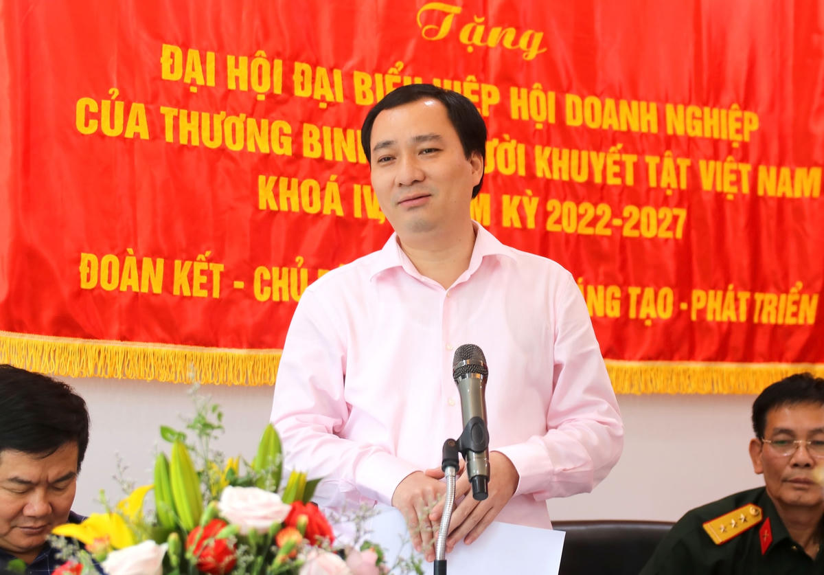 Ông Vũ Văn Tiến, Trưởng Ban Tuyên giáo UBTƯ MTTQ Việt Nam phát biểu tại Hội nghị.