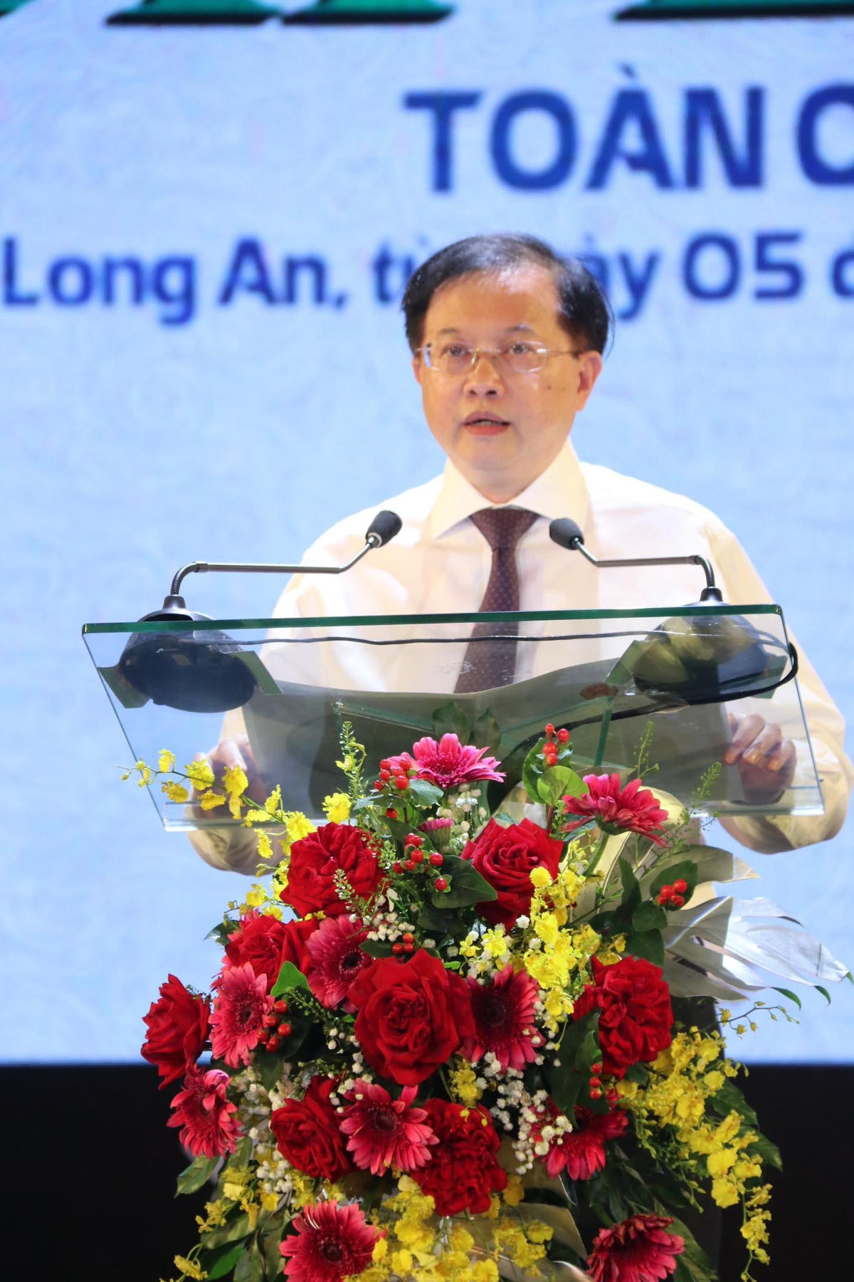 Thứ trưởng Tạ Quang Đông phát biểu tại lễ khai mạc. 